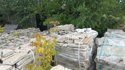 Плитняк галтованный гранитный для ландшафтного дизайна купить в Республике Татарстан