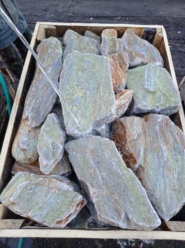 Златолит жёлтый, жёлто-зелёный глыбки и валуны для ланшафтного дизайна купить в Республике Татарстан