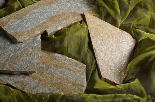 Плитняк златолит Уральский для цоколя, отмостки купить в Республике Татарстан