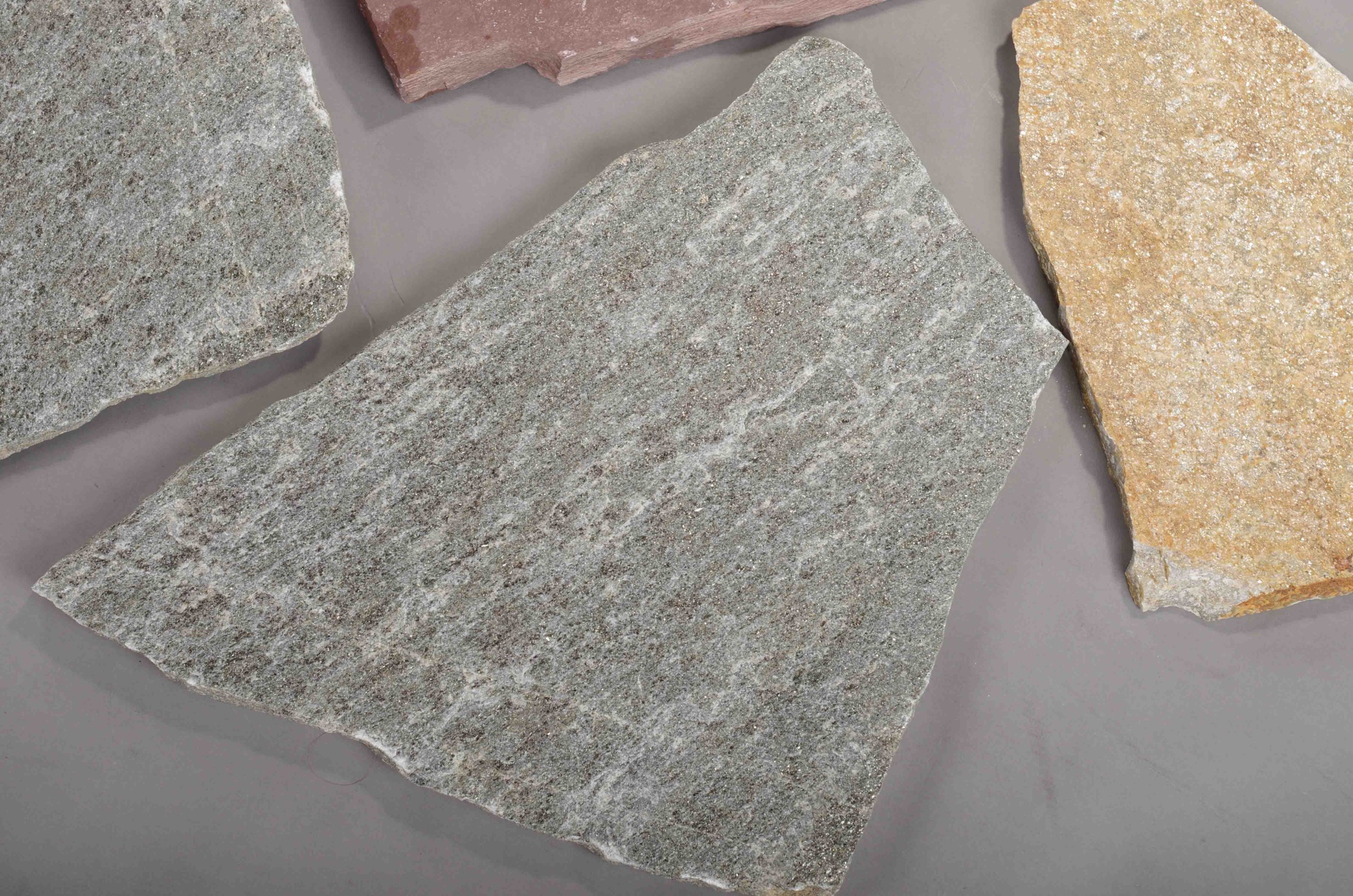 Плитняк златолит Уральский  для фасада купить в Республике Татарстан