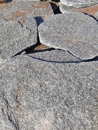 Златолит серебристый галтованный для лестниц купить в Республике Татарстан